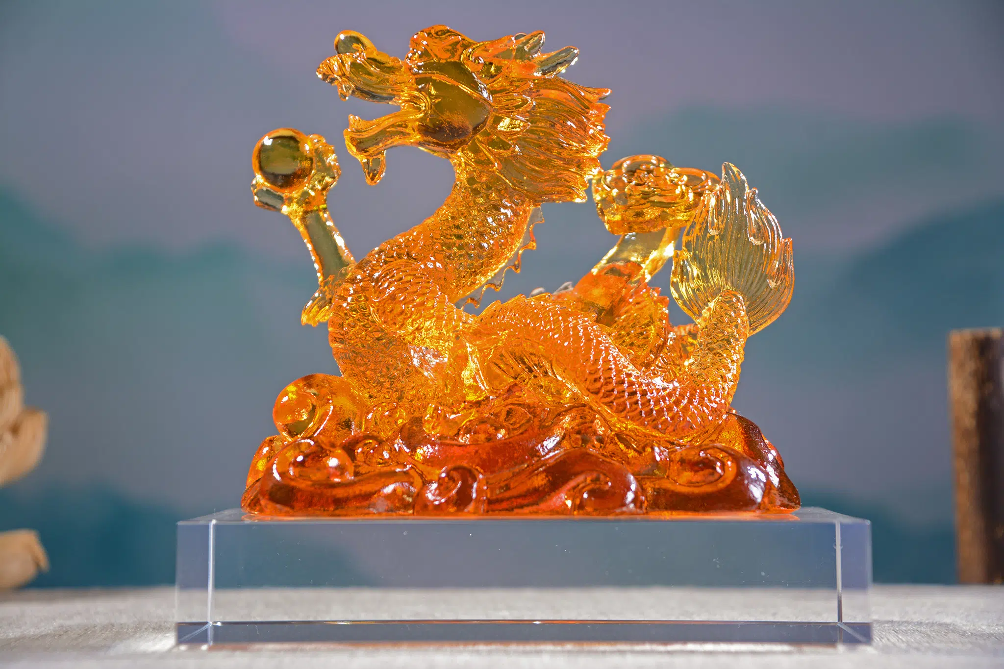 Crystal Feng Shui Abundant Fulfillment Dragon Statue HC330008